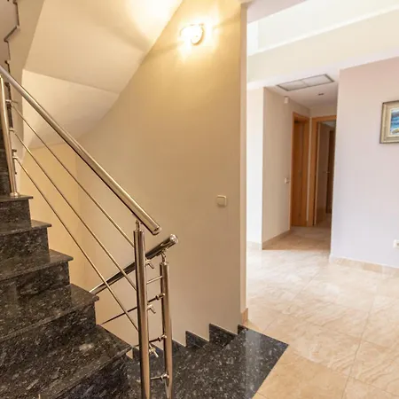 Villa Catalunya Casas Tranquil Paradise, Private Pool And Only 200 Meters To Beach!